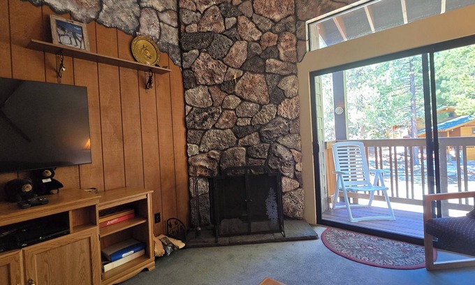 Mammoth Lakes Resort | Eagle Summit Collection