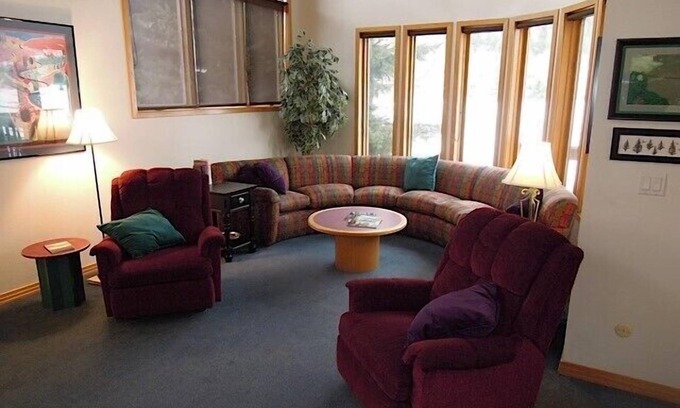 Eagle-Vail House | Eagle Vail 3bd/2.5BA. 5min to BC/10min to Vail-Great for families. Great rates!