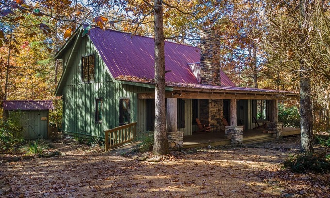 Mentone Cabin | Eagle’s Rest-lakefront, paddle boat