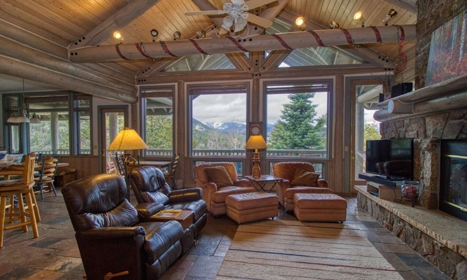 Windcliff Estates House | Eagles Rest:Mountain views>Huge home>Hiking (#23-ZONE3439)