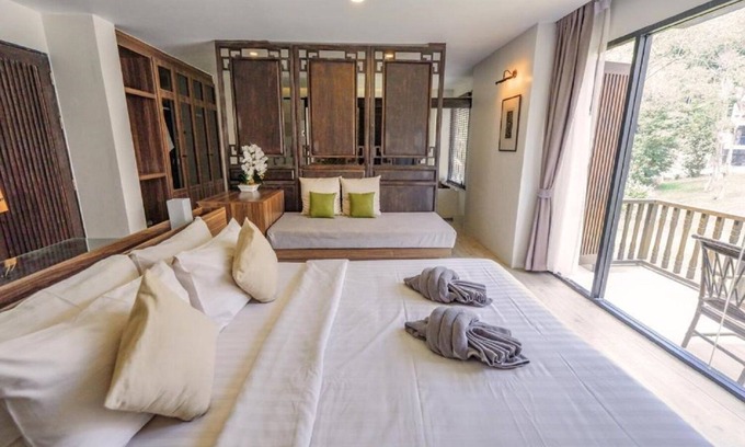 Ko Lanta Hotel | Earth Suite double room with balcony Koh Lanta
