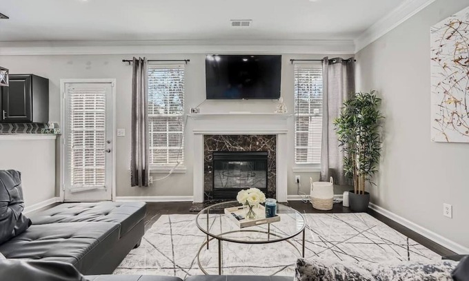 Tucker House | East Atlanta Haven Su