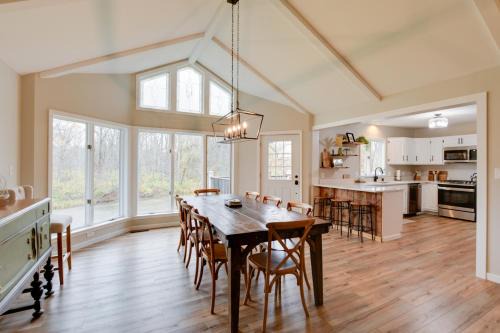 East Aurora House | East Aurora Home about 18 Mi to Downtown Buffalo!
