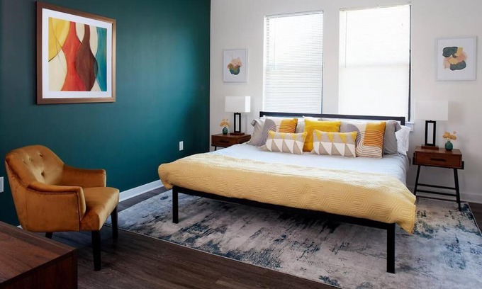 East MLK House | East Austin Ideal for Long Stays Office with Wi-Fi