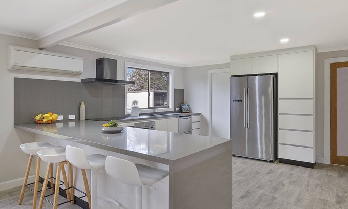 Orford House | East coast hideaway beach retreat, Wifi & New 80 inch Sony QLED SMART TV