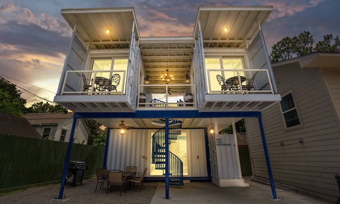 Greater East End Apartment | East Downtown Micro-luxe Container Living Pod #9