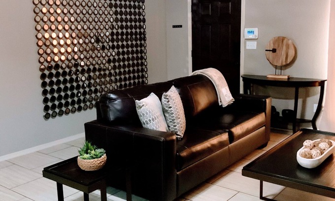Biggs Field House | East El Paso home located near Hospitals and Highway. Mid term stays welcomed!