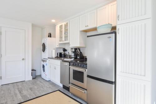 Provincetown House | East End Condo w Beach Access