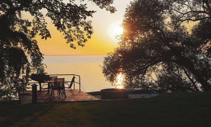 Chilton Cottage | East Shore Retreat