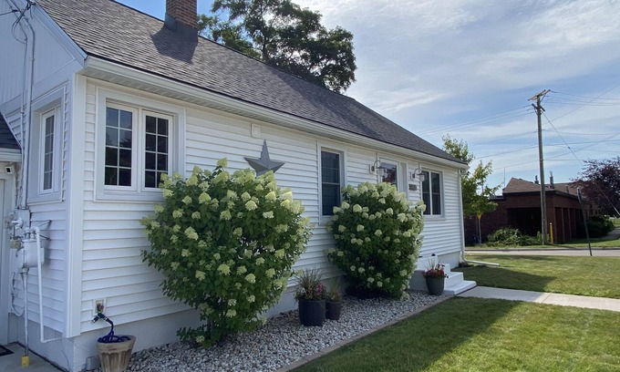 Marquette House | East side and beach side, enjoy comfort and location with the Urban Beachcomber!