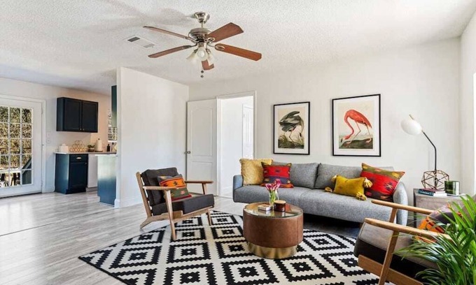 East MLK House | East Side Bungalow | 3 BR | Large Backyard