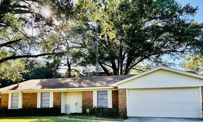 Longview House | East Texas Treasure