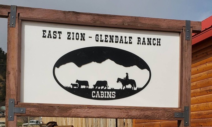 Glendale Cabin | East Zion-Glendale Ranch Cabin 3