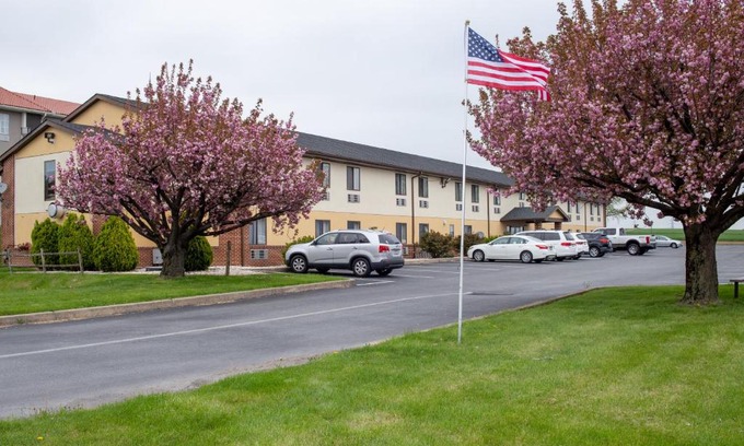 Witmer Hotel | Eastbrook Inn