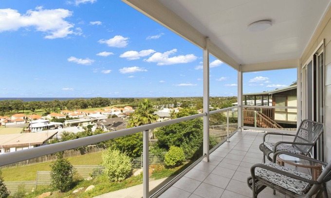 Lakes Entrance House | Eastern Views Beach House - Lakes Entrance