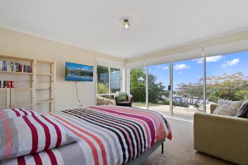 Lakes Entrance House | Eastern Views Beach House