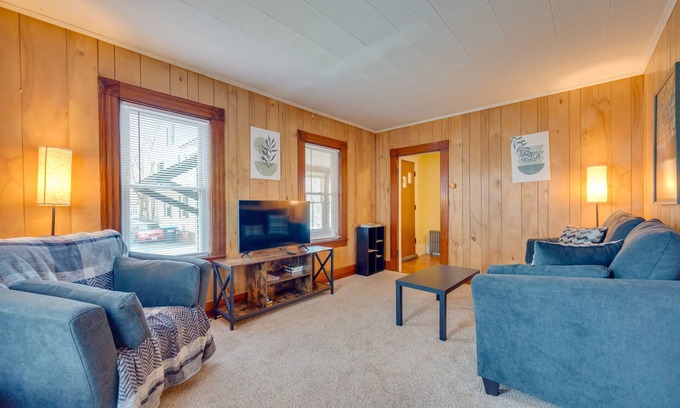 Easthampton Apartment | Easthampton Vacation Rental Near Mill Buildings!