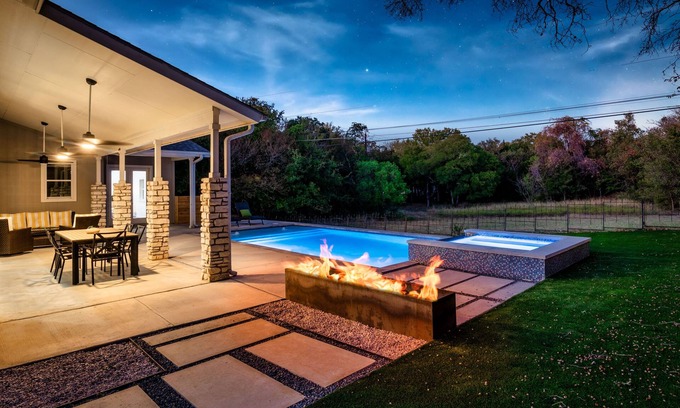 Pleasant Valley House | Eastside Delight l Poolside Paradise l Golf