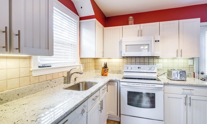 College Park House | Easy Access to Dtwn DC: Hyattsville Home!