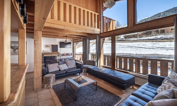 Les Prodains Ski Chalet | EASY ACCESS TO MOUNTAINS, ALL ENSUITE, STUNNING VIEWS, BRIGHT AND SPACIOUS