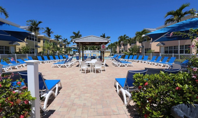 Indian Shores Condo | Easy Beach Access-Grnd Floor-Barefoot OnThe Shores II