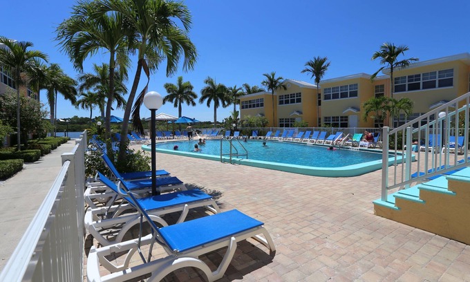 Indian Shores Condo | Easy Beach Access-Barefoot On The Shores I
