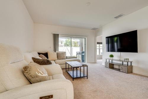 Groveland House | Easy Disney Day Trips Family Home with Pool Access