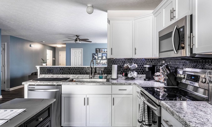 Noblesville House | Easy Living Within Walking Distance From Ruoff Music Center