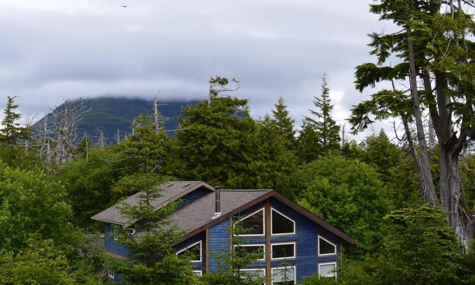 Ucluelet House | Easy on the Edge