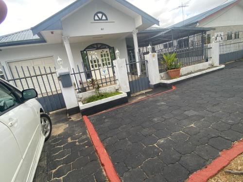 Suriname House | Easygoing