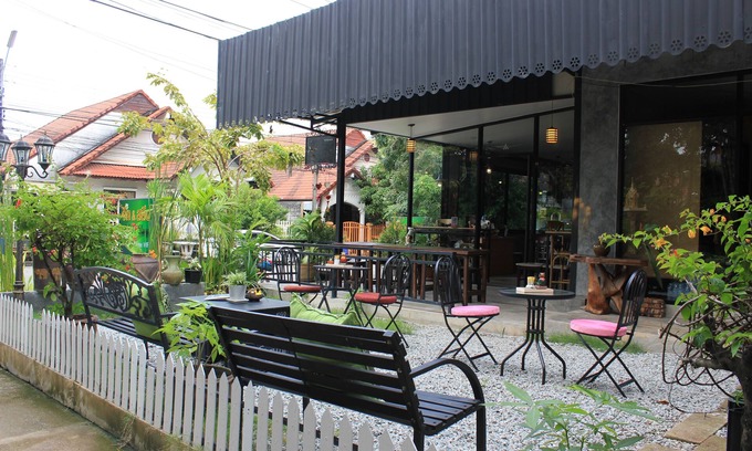 Phuket House | Eat n Sleep