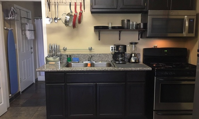 Jurupa Valley Apartment | Eat - Sleep - Wander - Sleeps 4