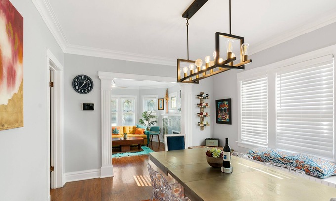 Berwyn House | Eclectic 3 Bedroom Home (w/Firepit) Close To Downtown Chicago!