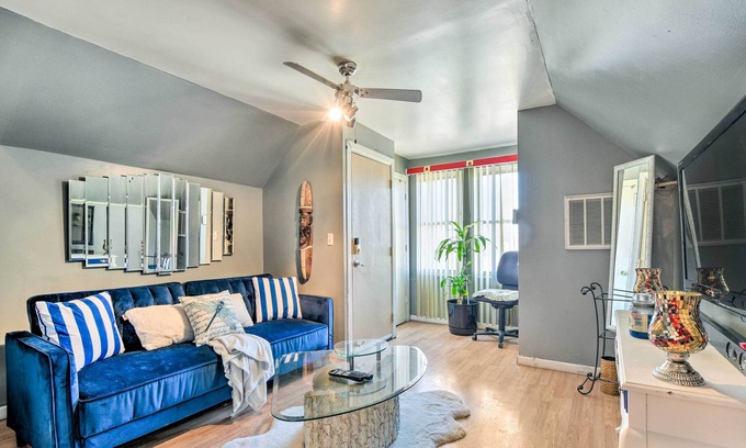 Roseland Apartment | Eclectic Chicago Apartment w/ Spacious Deck!