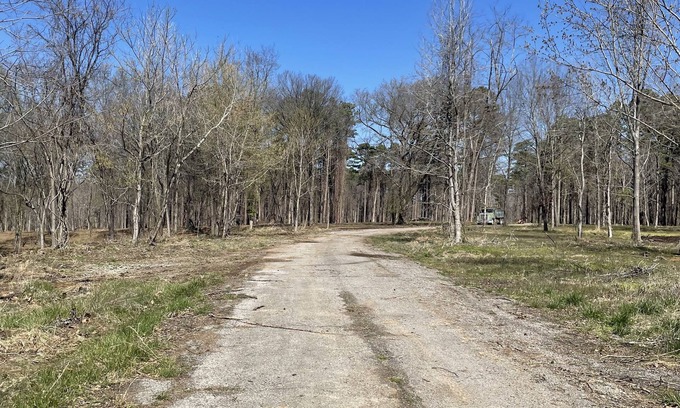 Carbondale RV Rental | Eclipse Campsites Available. Waterfront views