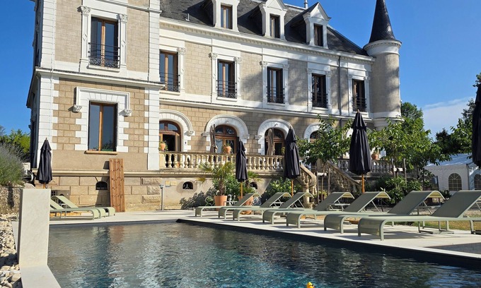 Saint-Paul en Jarez Hotel | Eclosion Château Hôtel & Restaurant