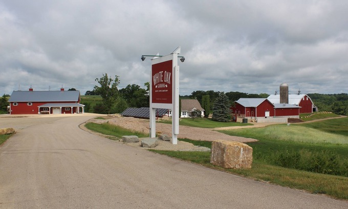 Dodgeville House | Eco-Friendly/Sustainable White Oak Savanna Events Farm & Sanctuary