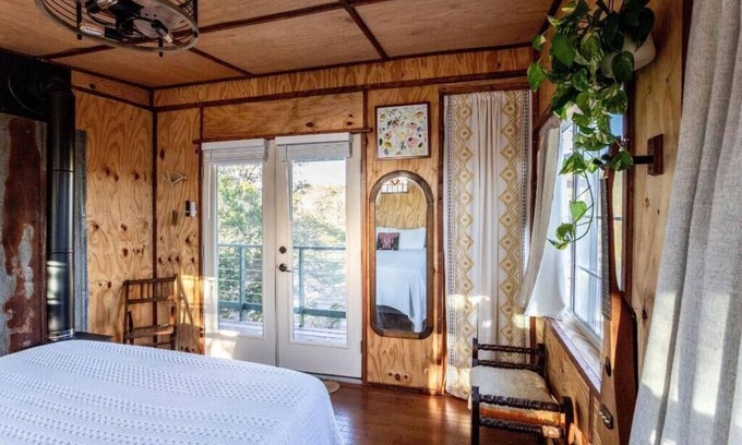 Blanco House | Eco Friendly Treehouse Retreat