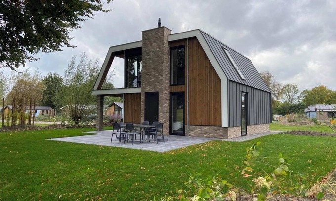 Biddinghuizen House | Eco villa with 5 bedrooms and 2 bathrooms
