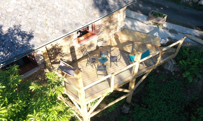 Cassaniouze Bed & Breakfast | Ecogîte de la Roquette, in a peaceful setting by the River!