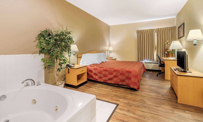 Cimarron Hills Hotel | Econo Lodge Colorado Springs near Airport
