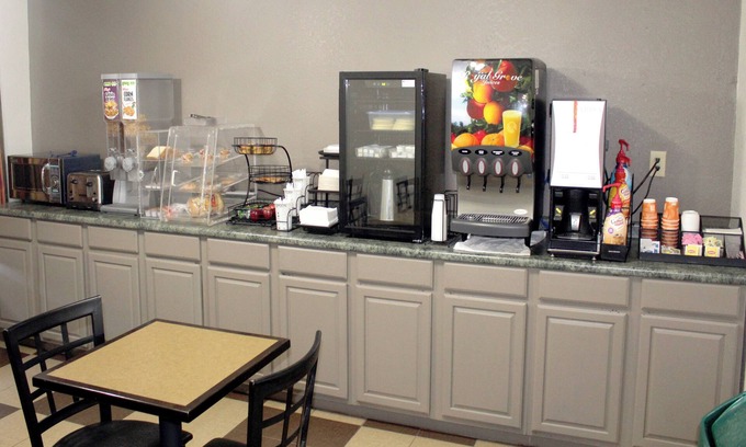 Franklin Hotel | Econo Lodge Franklin South