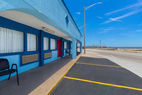 Galveston Cabin | Econo Lodge Galveston Seawall