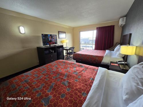 Mason City Hotel | Econo Lodge Inn & Suites