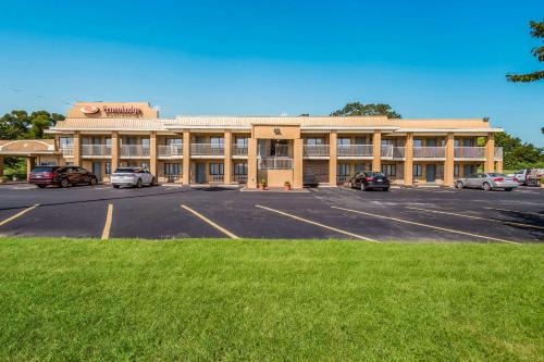 Kearney Cabin | Econo Lodge Kearney - Liberty