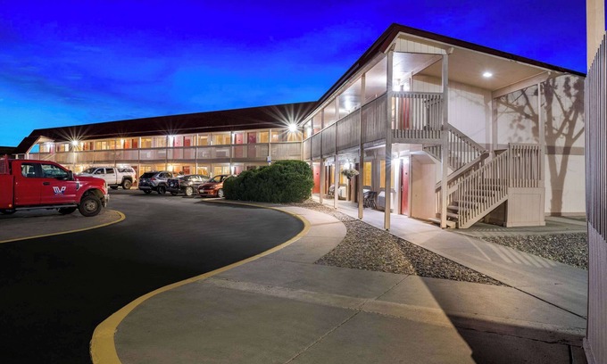 Miles City Hotel | Econo Lodge Miles City