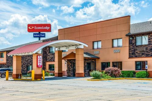 Southwest Topeka Hotel | Econo Lodge Wanamaker