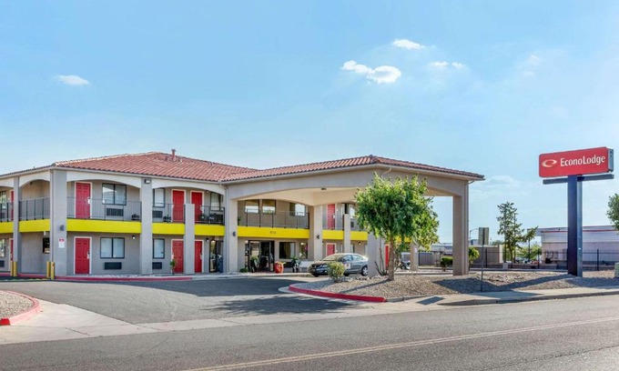Northwest Heights Cabin | Econo Lodge West - Coors Blvd