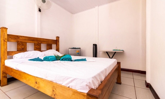 Cahuita Cabin | Economic and comfortable room ideal for travelers who love the Caribbean