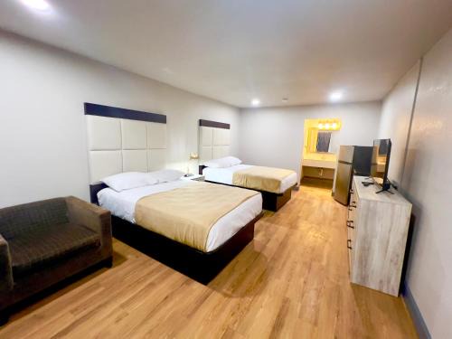 Tulsa Hotel | ECONOMY INN AND SUITES